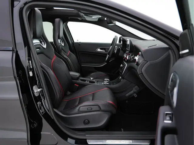 Mercedes-Benz GLA 45 AMG 4-Matic 2015 Benzine 11