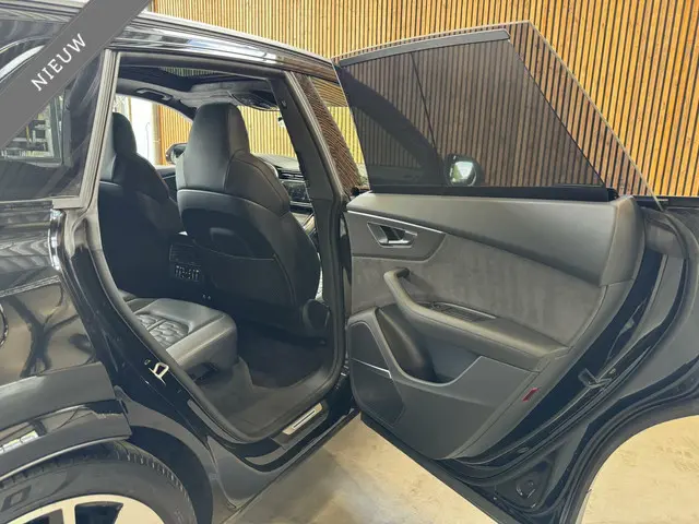 Audi RSQ8 4.0 TFSI RS Q8 quattro 2022 Benzine 38