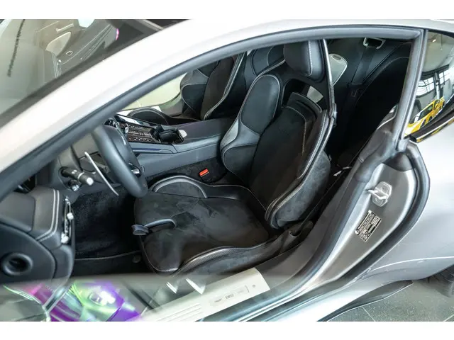 Aston Martin DB12 4.0 V8 2024 Benzine 30