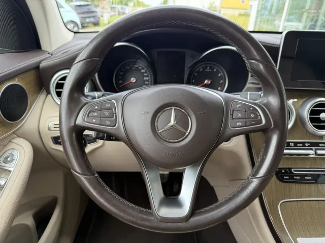 Mercedes-Benz GLC 250 4MATIC 2016 Benzine 17
