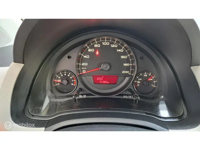 SEAT Mii 1.0 Style Sport 2015 Benzine 26