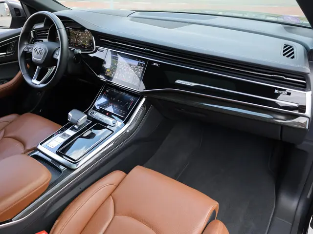 Audi Q8 55 TFSI e quattro S-Line 2023 Hybride Benzine 44