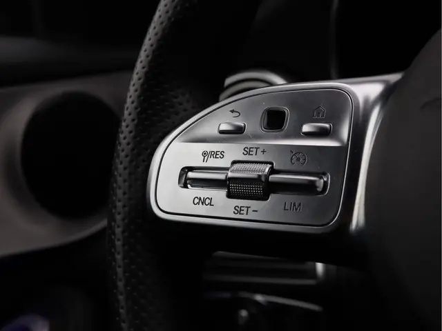 Mercedes-Benz C-Klasse Estate 180 AMG 2020 Benzine 36