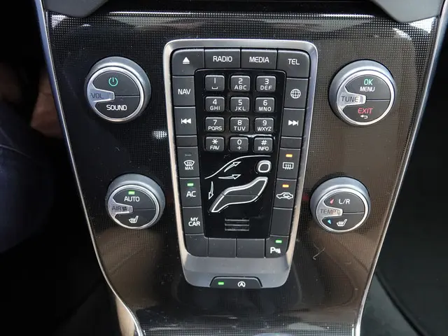 Volvo V40 2.0 T3 Nordic+ 2017 Benzine 25