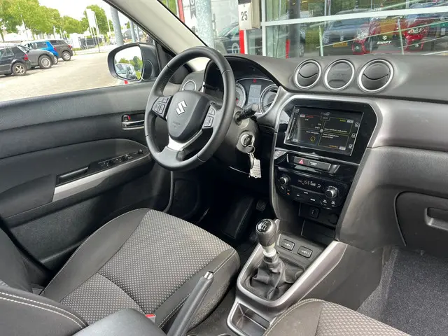 Suzuki Vitara 1.4 Boosterjet Select 2019 Benzine 25