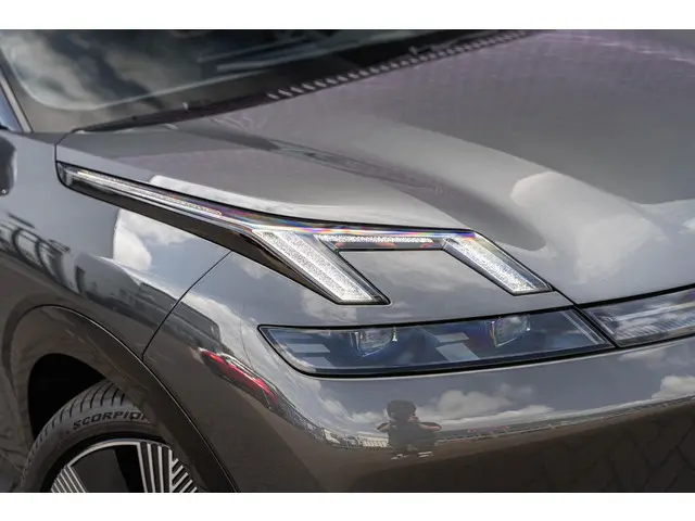 Lynk & Co 08 1.5 More 2025 Hybride Benzine 12