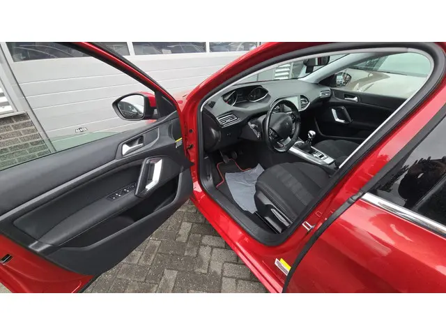 Peugeot 308 SW 1.2 PureTech Allure 2017 Benzine 10