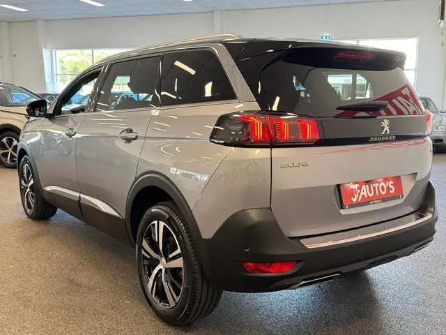 Peugeot 5008 3