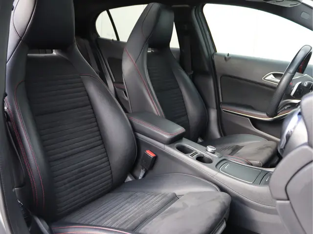 Mercedes-Benz GLA 180 AMG 2019 Benzine 25