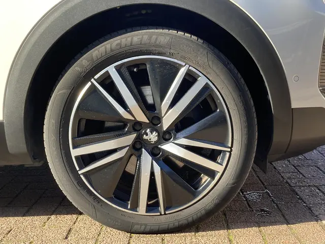 Peugeot 3008 1.6 PureTech GT 2022 Benzine 13