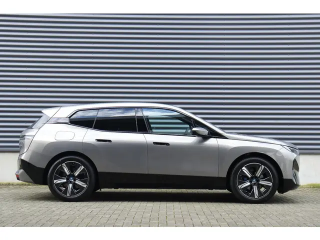 BMW iX xDrive40 High Executive 2025 Elektrisch 5