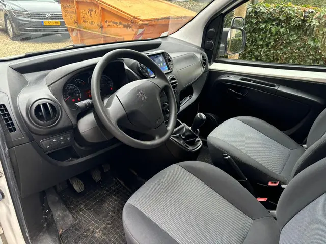 Peugeot 107 1.0 Active 2013 Benzine 7