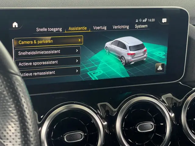 Mercedes-Benz B-Klasse 180 Bus. Sol. AMG 2019 Benzine 26