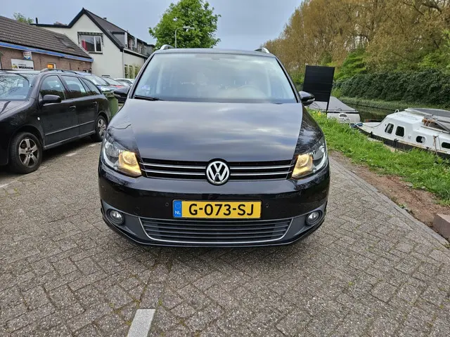 Volkswagen Touran 1.2 TSI Highline Life 2013 Benzine 10