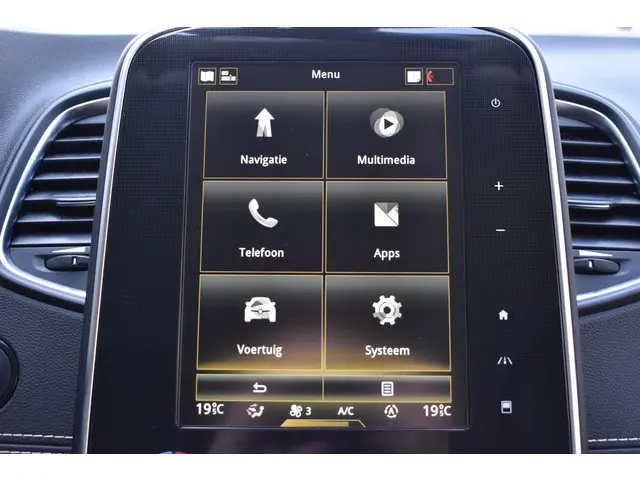 Renault Scénic TCe 140 EDC Bose 2019 Benzine 16