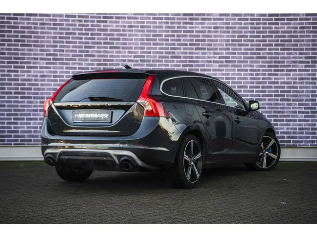 Volvo V60 1.5 T3 R-Design 2017 Benzine 3