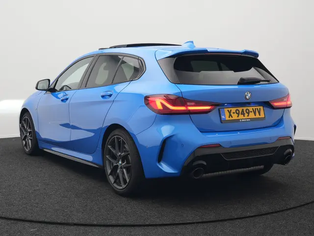 BMW 1 Serie M135i xDrive 306pk Dealer O.H 2021 Benzine 24