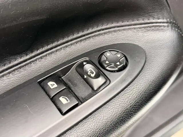 Citroën DS3 1.2 VTi So Chic|Leer|Navi|pdc 2014 Benzine 16