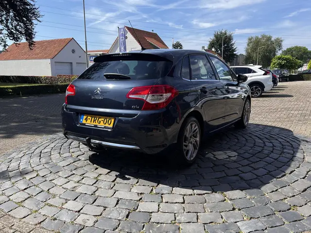 Citroën C4 1.2 PureTech Exclusive 2014 Benzine 4