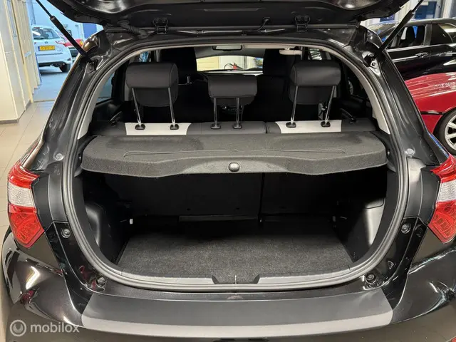 Toyota Yaris 1.5 VVT-i Dynamic AUTOMAAT! 2019 Benzine 30