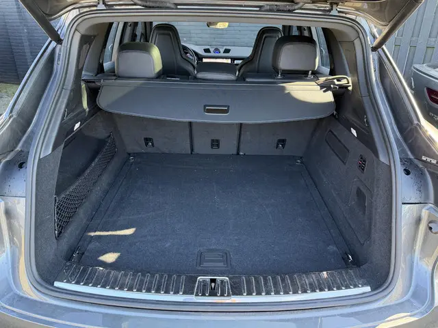 Porsche Cayenne 2.9 S Platinum Edition 2020 Benzine 32