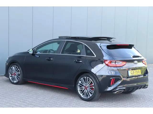 Kia Ceed 1.6 T-GDi GT | 200PK - PANO - UNIEK VOL! 2019 Benzine 46