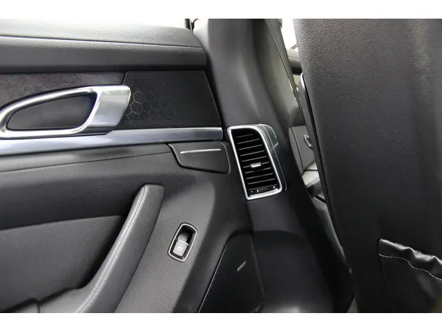 Porsche Panamera 4.8 S 2012 Benzine 31