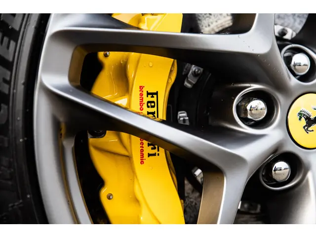 Ferrari Roma 3.9 V8 HELE Novitec 2021 Benzine 41