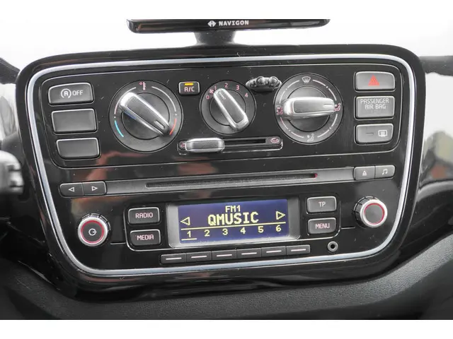 Volkswagen up! 1.0 high up! BlueMotion NAVI 2013 Benzine 10