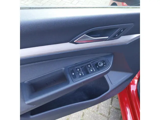 Volkswagen Golf 1.5 TSI Life Business 2022 Benzine 22