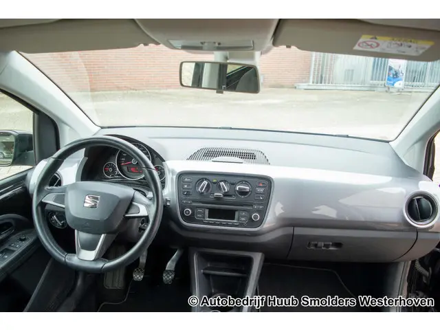 SEAT Mii 1.0 Sport Dynamic 2015 Benzine 21