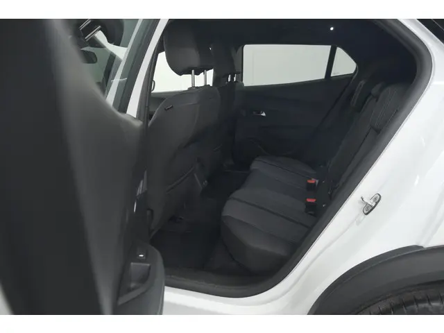Peugeot 2008 PureTech 130 EAT8 Allure 2023 Benzine 31