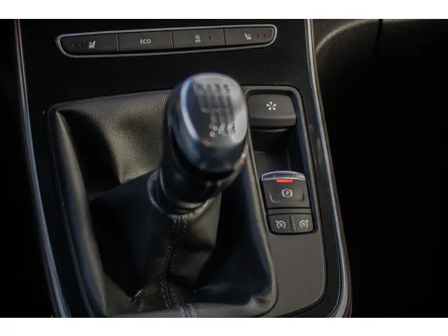 Renault Scénic TCe 130 Bose 2017 Benzine 37