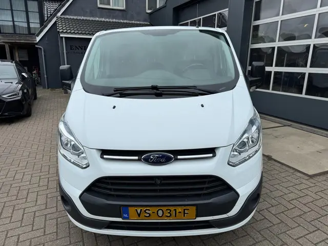 Ford Transit Custom 3