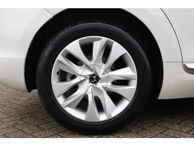 DS DS 5 1.6 THP Business Executive 2016 Benzine 31