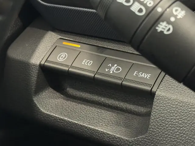 Dacia Duster 1.6 Hybrid 140 Journey 2025 Hybride Benzine 30