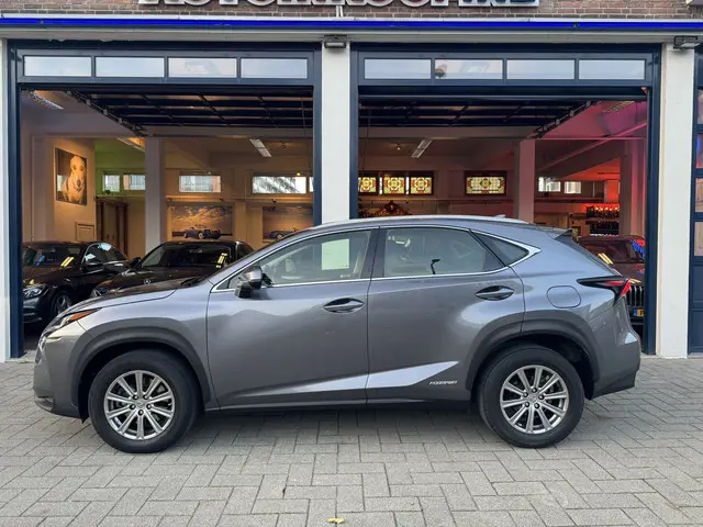 Lexus NX 2