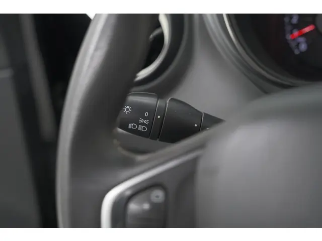 Renault Captur TCe 90 Limited 2018 Benzine 32