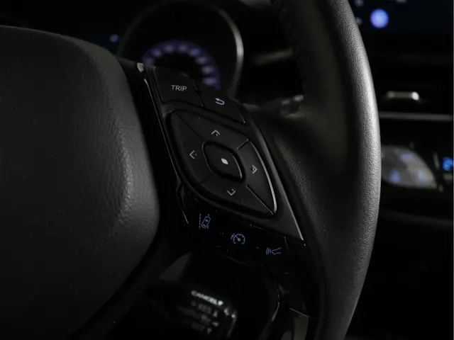 Toyota C-HR 2.0 Hybrid Dynamic 2023 Hybride Benzine 14