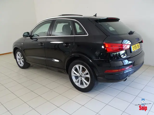 Audi Q3 2.0 TFSI quattro Sport S-Line 2015 Benzine 38