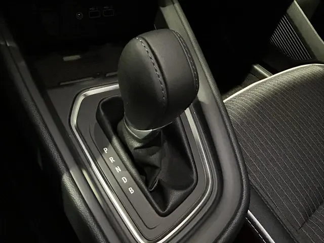 Mitsubishi Colt 1.6 HEV Intense+ 2025 Hybride Benzine 21