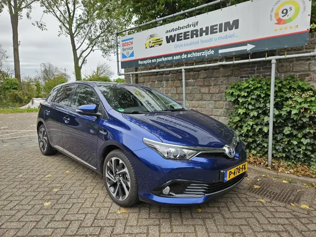 Toyota Auris 1.8 Hybrid Executive 2015 Hybride Benzine 7