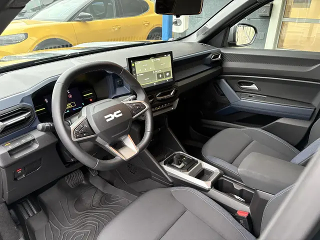 Dacia Duster 1.6 Hybrid Journey 2025 Hybride Benzine 16
