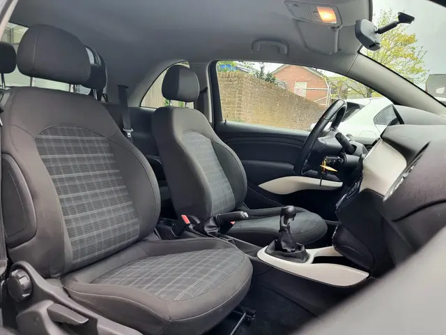 Opel ADAM 1.2 Jam 2013 Benzine 13