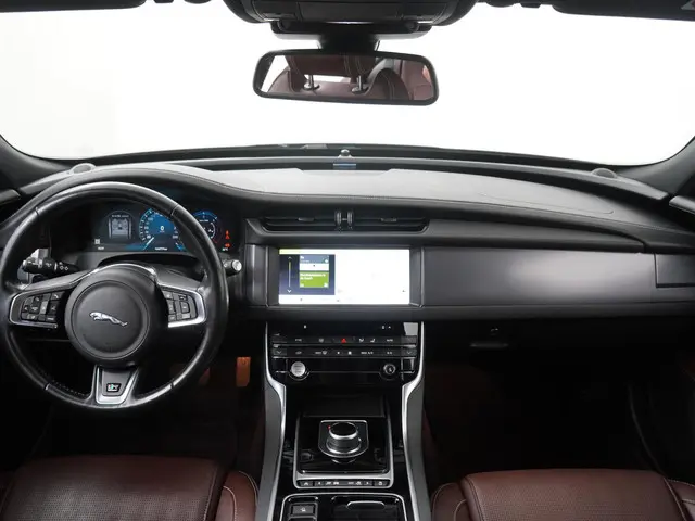 Jaguar XF 2.0d Portfolio 2018 Diesel 12
