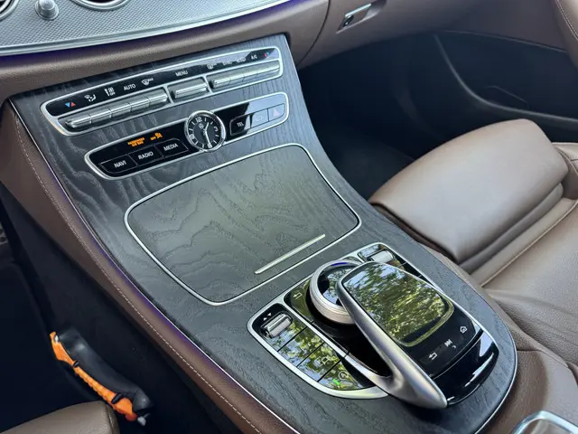 Mercedes-Benz E-Klasse 200 Bus. Sol. Sport 2020 Benzine 12