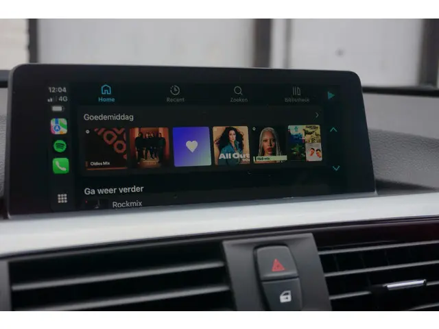 BMW 3 Serie 320i High Exec 2017 Benzine 31