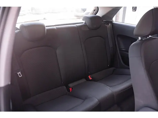 Audi A1 1.2 TFSI Attraction 2013 Benzine 36