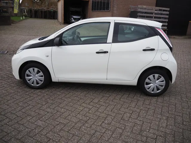 Toyota Aygo 1.0 VVT-i x-fun 2017 Benzine 4