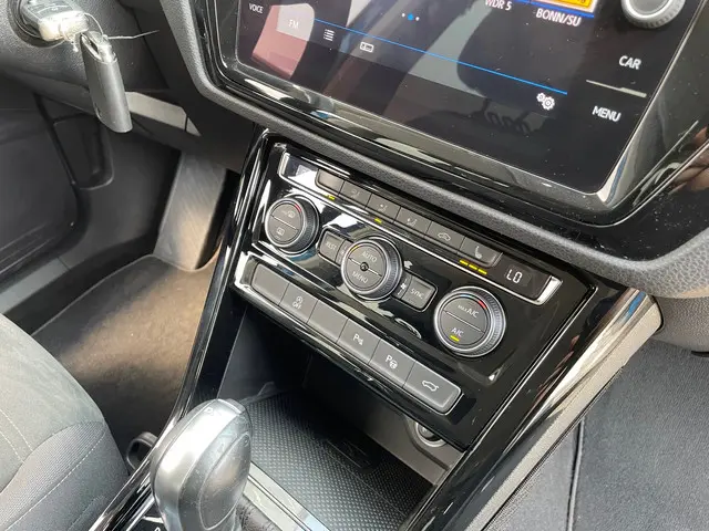Volkswagen Touran 1.5 TSI Highline 2019 Benzine 19
